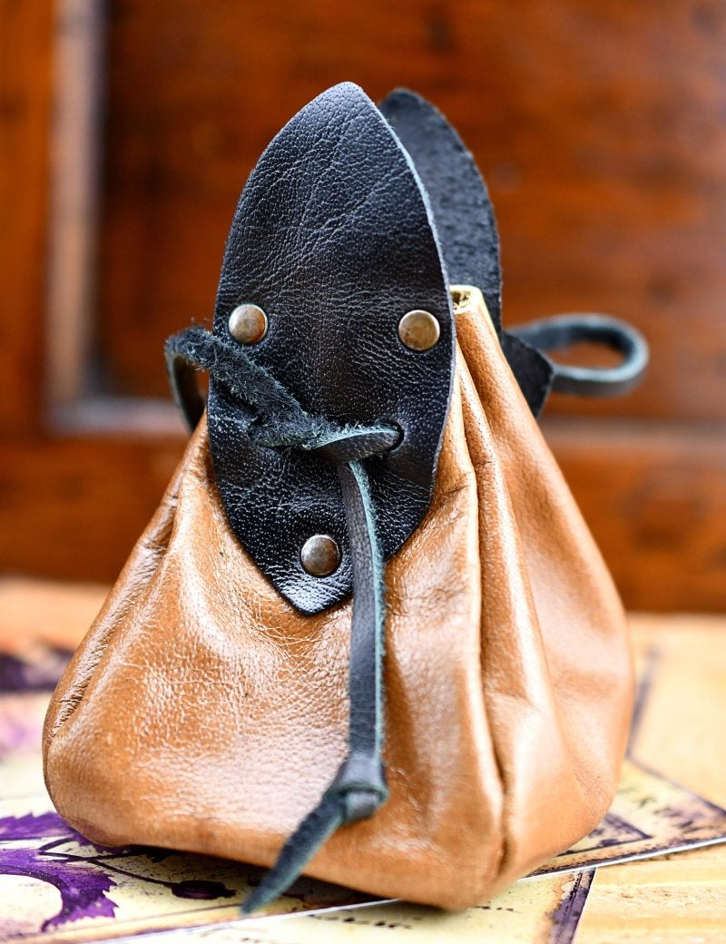 Adventurer's Coin and Dice Pouch - GAMETEEUK