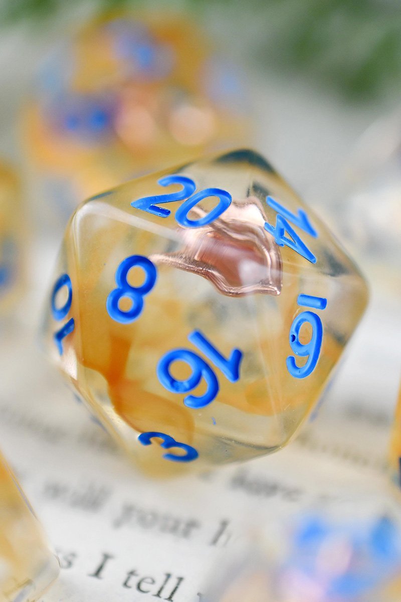 Arrow of the Ranger - Adventurer's Equipment Dice Set - GAMETEEUK