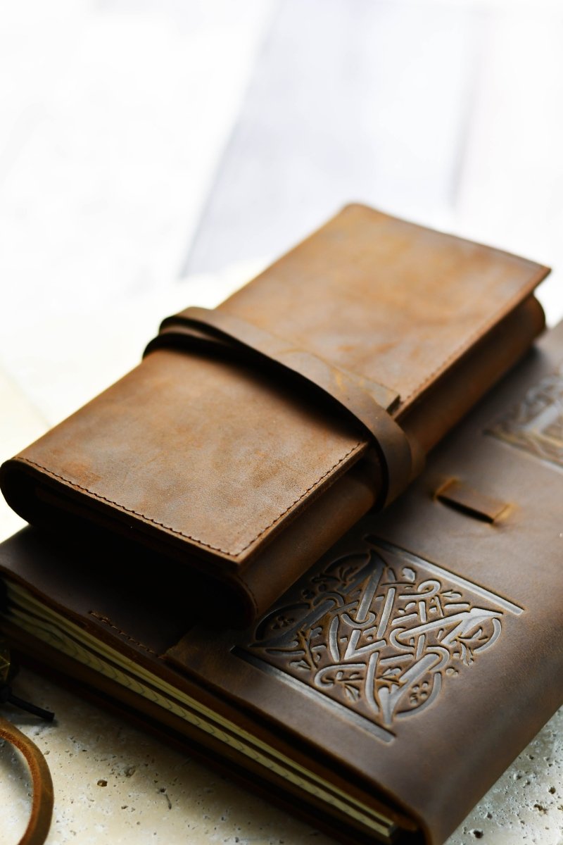 Fine Leather Case of Holding - Heritage Brown - GAMETEEUK