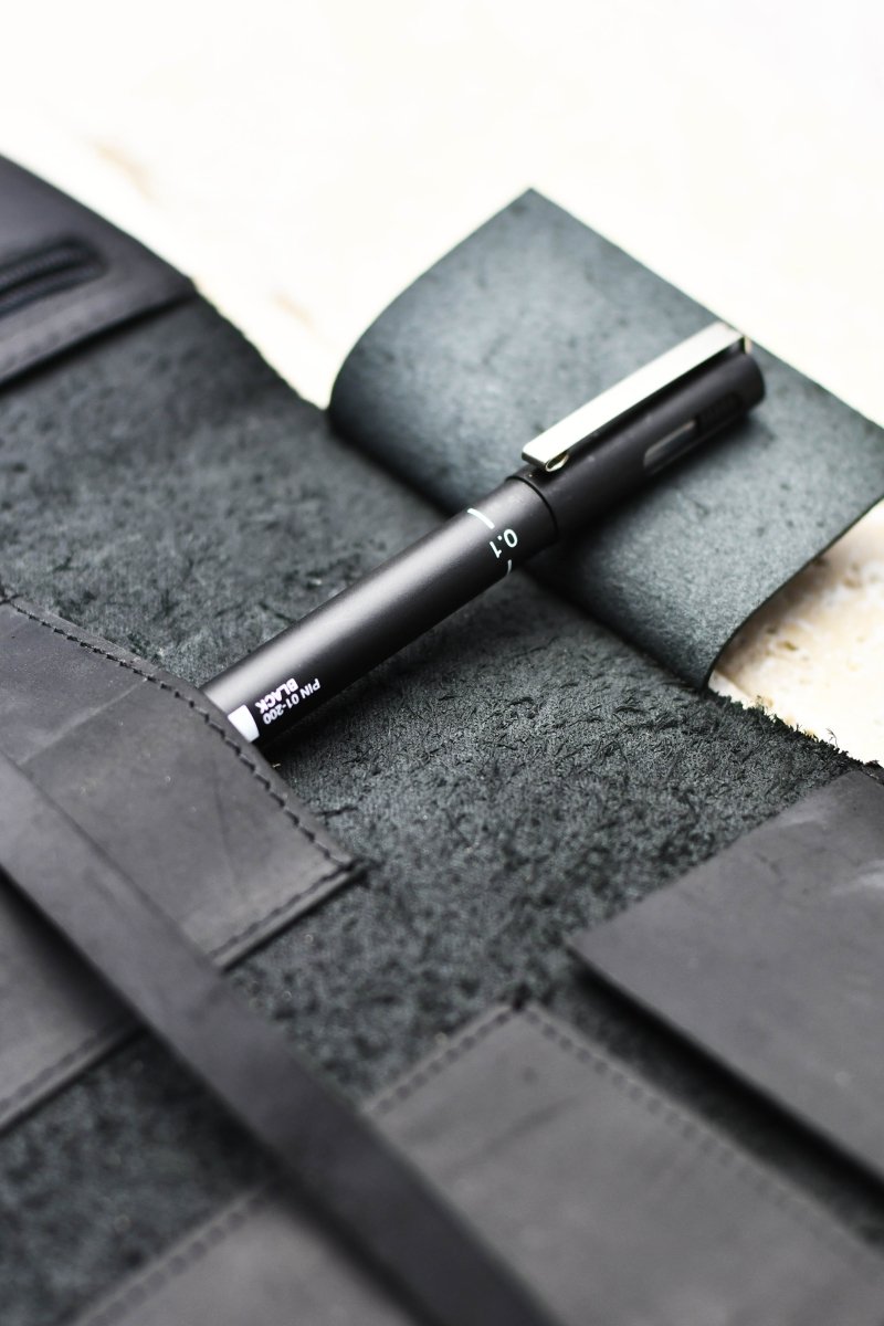 Fine Leather Case of Holding - Midnight Black - GAMETEEUK
