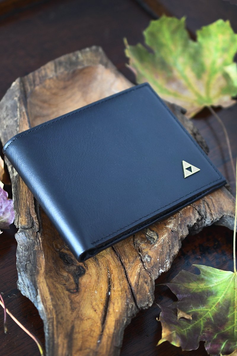 World's Finest Gaming Wallet: 3rd Edition - GAMETEEUK