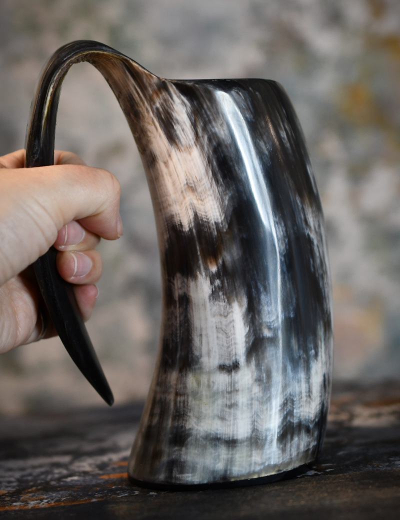 A_VIKING_HORN_TANKARD_M_2.png