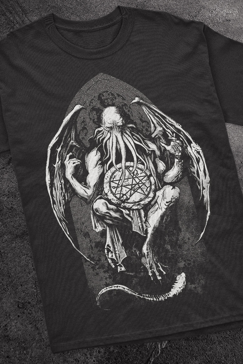 Cthulhu Necronomicon Gate - T-Shirt