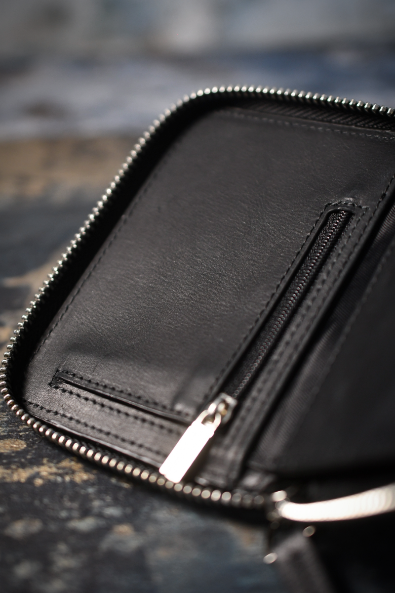 The World's Finest Wallet of Holding - Dagger & Dice Black