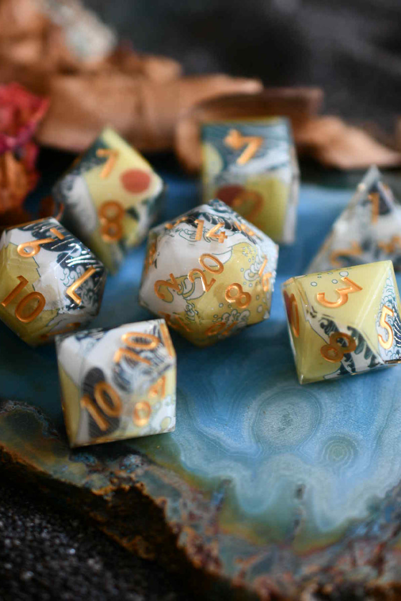 Great Wave - Premium Sharp Edge Dice Set