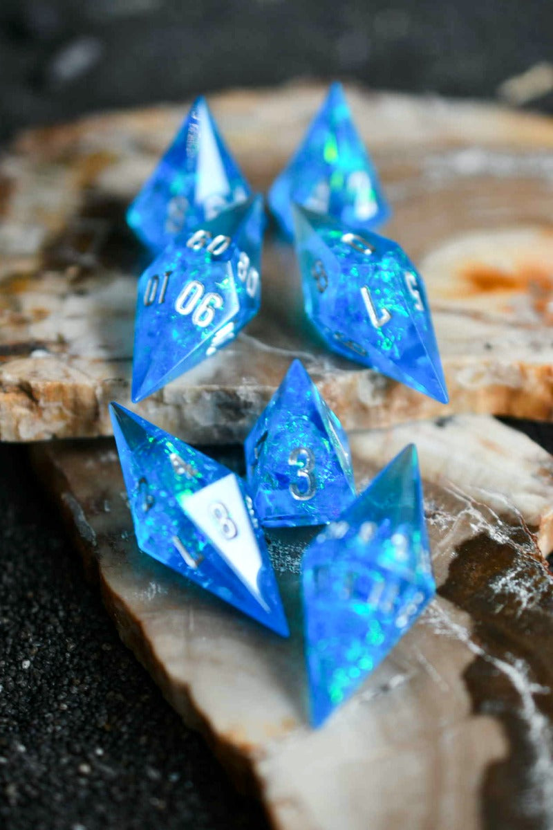 Ice Crystals - Gem-Cut Sharp-Edged Resin Dice Set