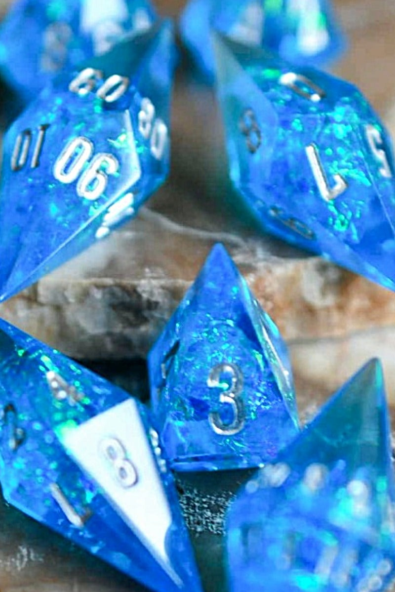 Ice Crystals - Gem-Cut Sharp-Edged Resin Dice Set