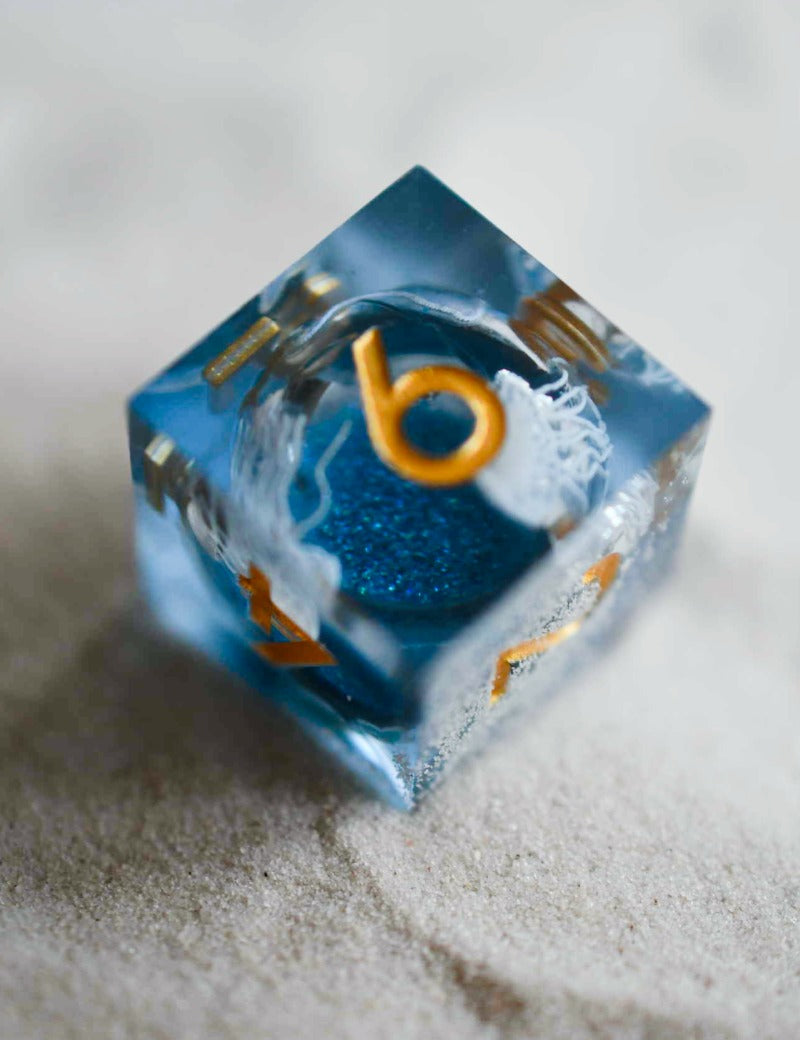 JELLYFISH_LIQUID_CORE_DICE_1.jpg