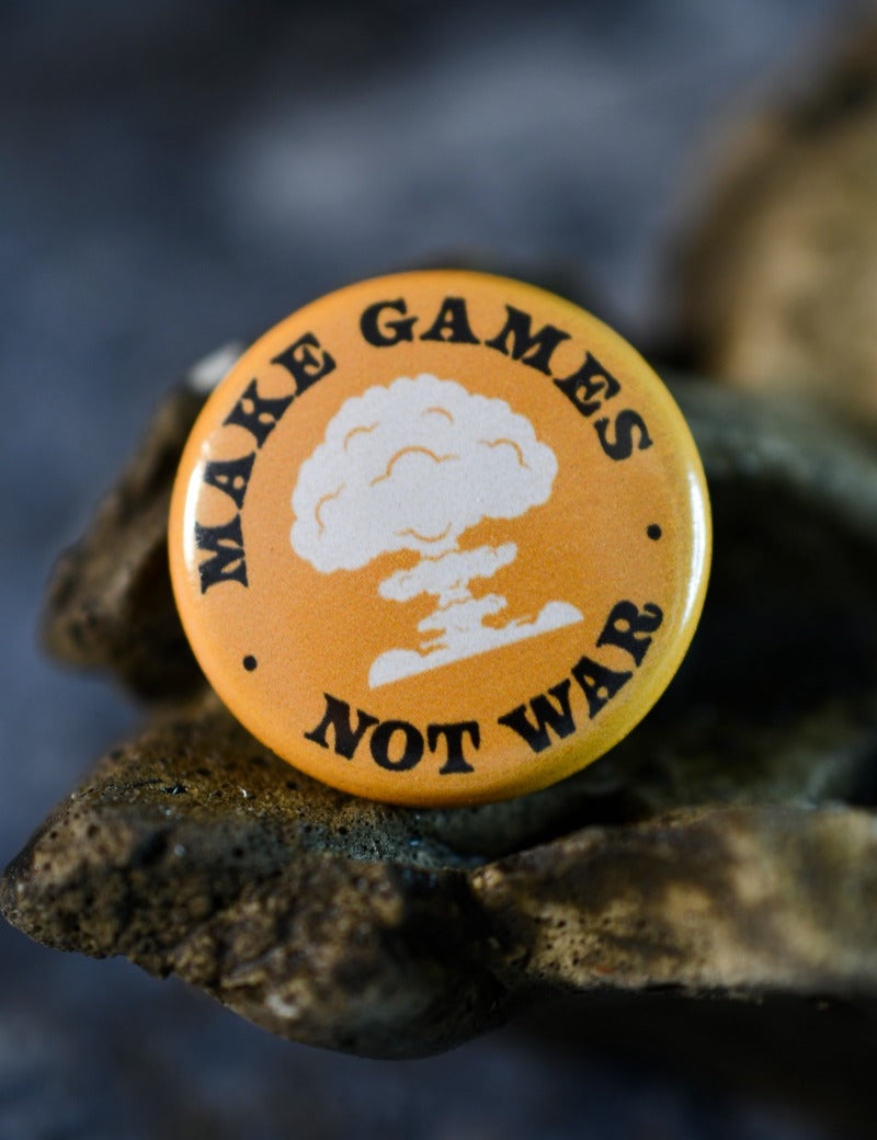 MAKE_GAMES_NOT_WAR_2.jpg