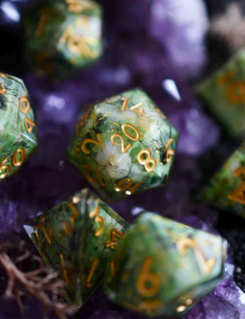 ROYAL_BOTANICAL_DICE_1_15af4136-42d6-4f5e-8252-72ac26c4cef9.jpg