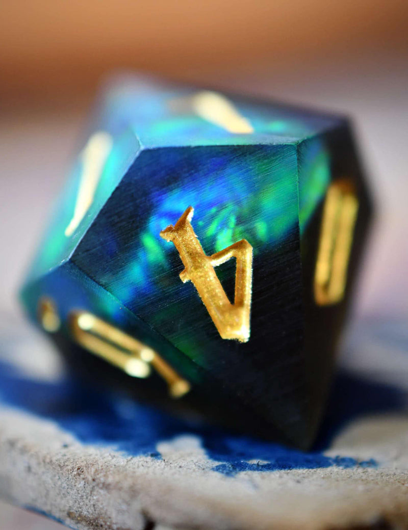 SHARDS_OF_THE_ELDER_GOD_DICE_3.jpg
