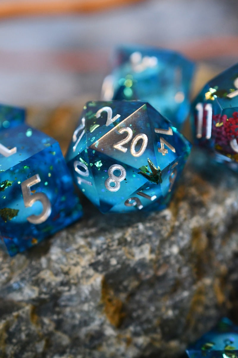 Tideheart - Premium Liquid Core Sharp Edge Dice Set