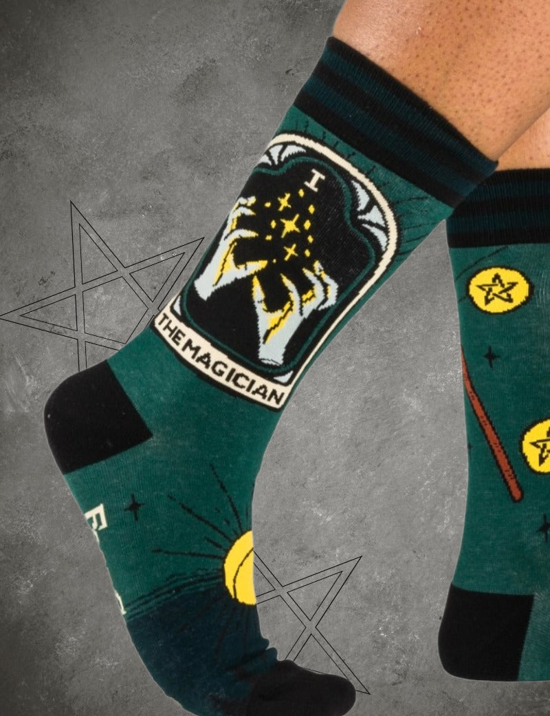 THE_MAGICIAN_TAROT_SOCKS_2.jpg