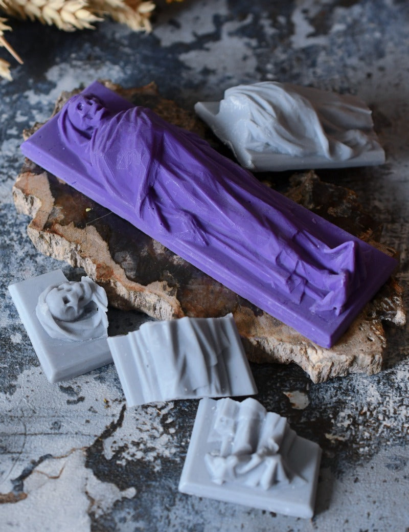 TOMB_WAX_MELT_PURPLE_1.jpg