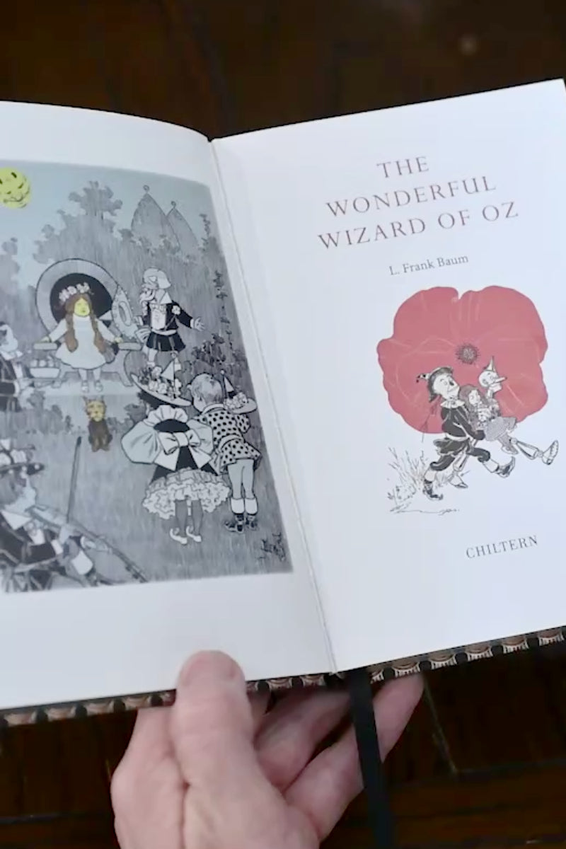 The Wonderful Wizard of Oz - Gilded Pages Hardcover Edition