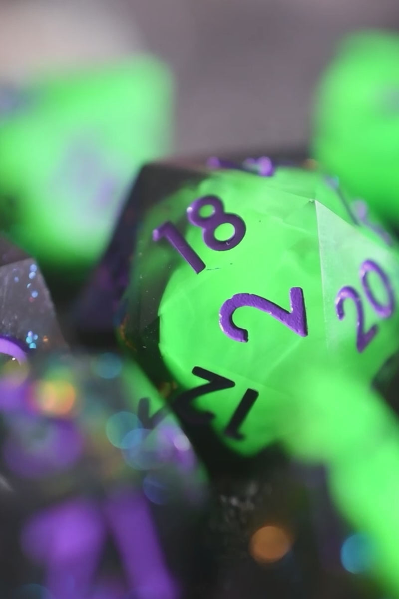 Poisoner's Kit - Premium Sharp Edge Dice Set