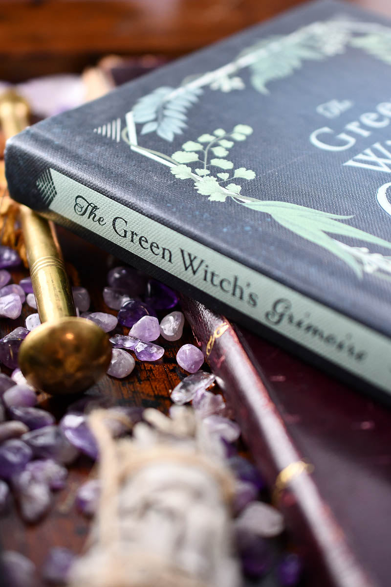 The Green Witch's Grimoire (Hardcover)