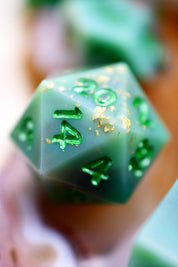 Royal Mint - Sharp-Edged Resin Dice Set