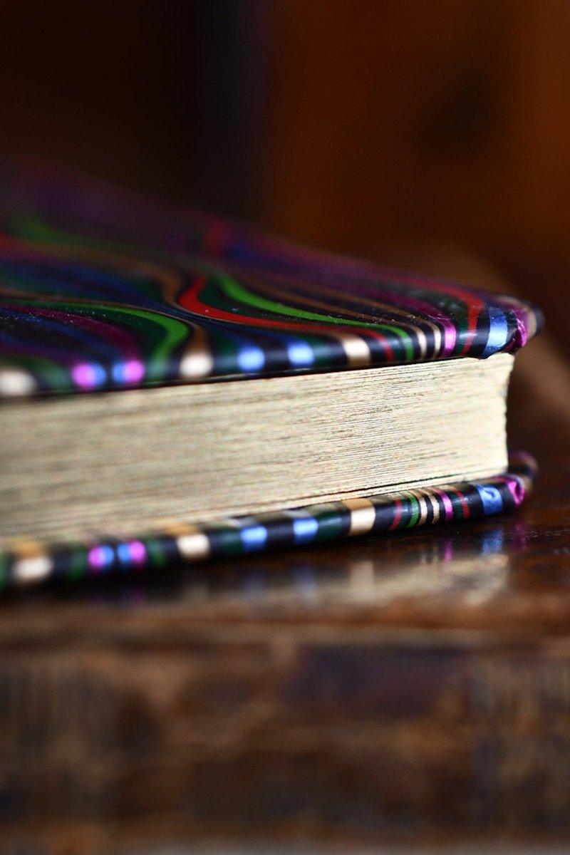 Alice in Wonderland - Gilded Pages Hardcover Edition - GAMETEEUK