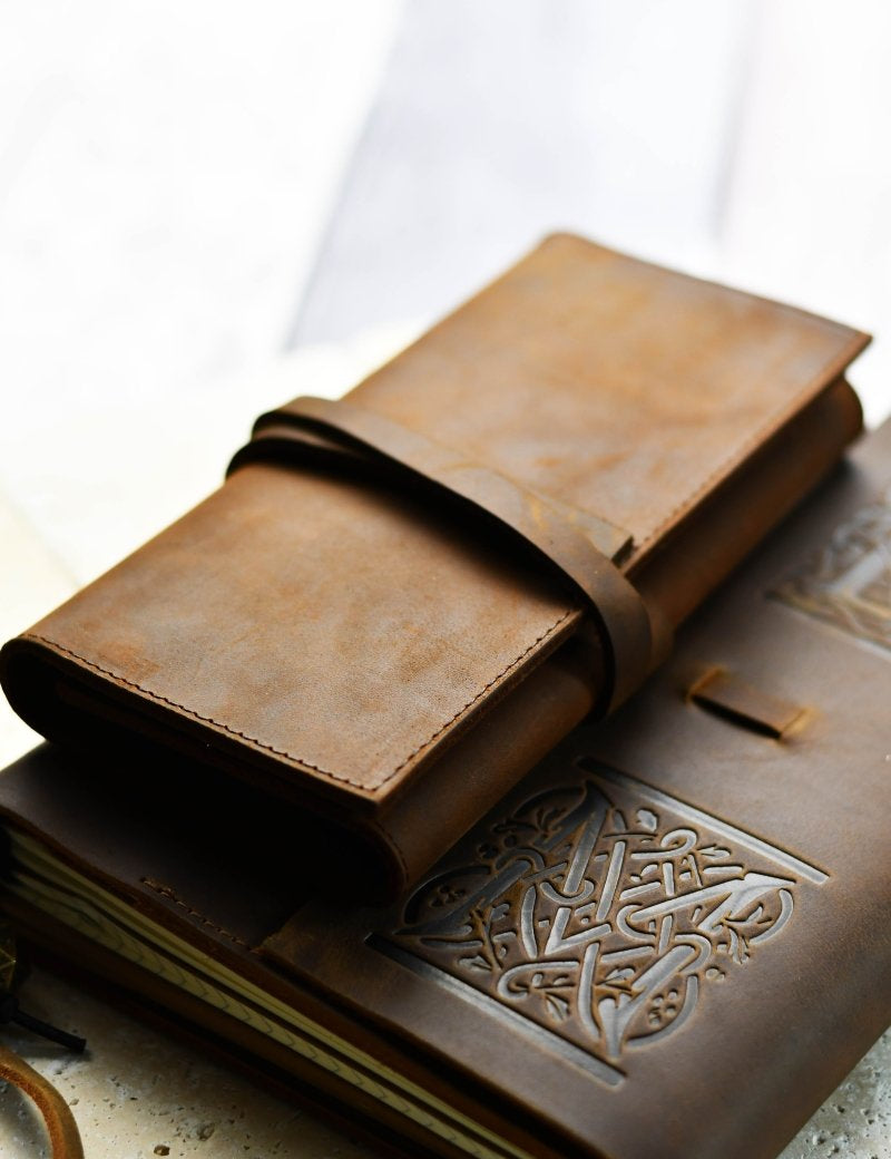 Fine Leather Case of Holding - Heritage Brown - GAMETEEUK