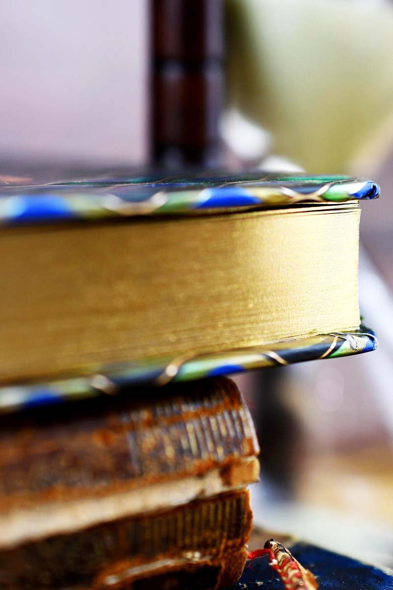 Frankenstein - Gilded Pages Hardcover Edition - GAMETEEUK