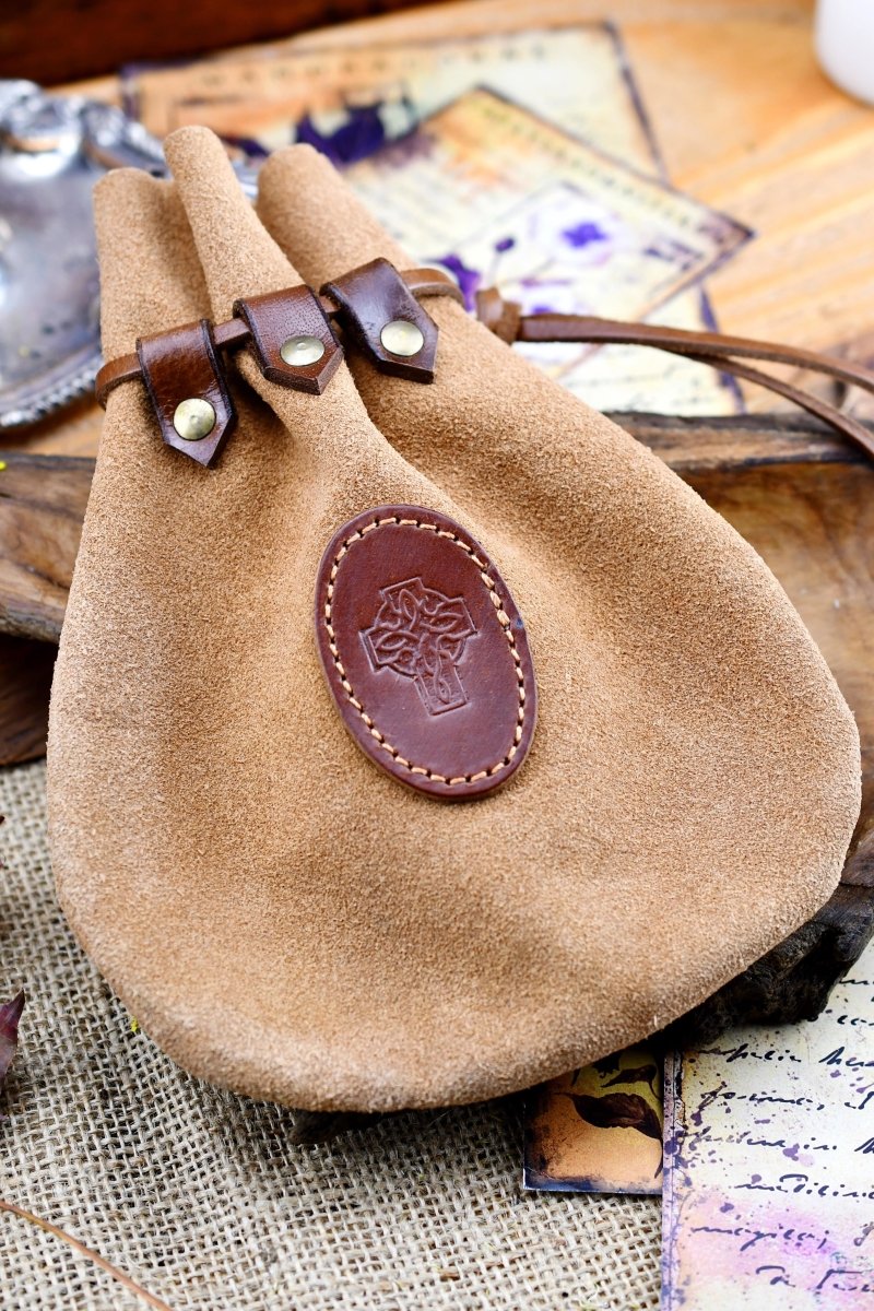 Knight's Extra-Large Coin and Dice Pouch - GAMETEEUK