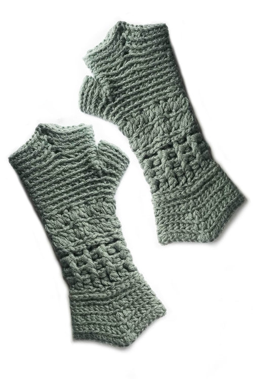 Knitted Paladin Knight Gauntlets - GAMETEEUK