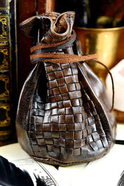 Merchant's Woven Leather Large Coin and Dice Pouch - GAMETEEUK
